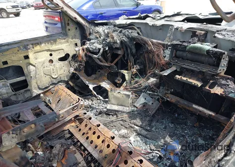 2002 Ford F-150 Xl/Xlt z USA, uszkodzony, nr VIN 1FTRF17W52KA54827